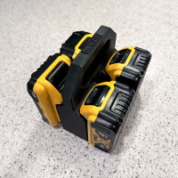 Органайзер для переноски та зберігання 4шт АКБ DeWALT 18V